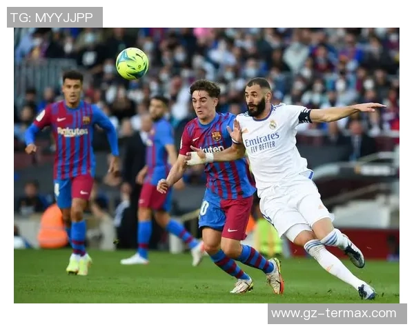 德甲经典对决皇马与巴萨战成平局决胜时刻引发全场狂欢