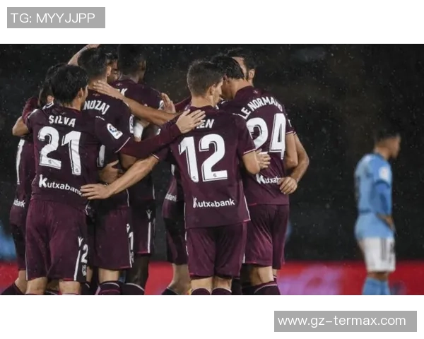 西甲激战那不勒斯5-0莱比锡绝杀时刻引发全场狂欢与转会传闻