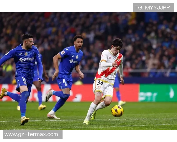 西甲激战：那不勒斯与巴黎圣日耳曼互交白卷红牌事件引发全场热议