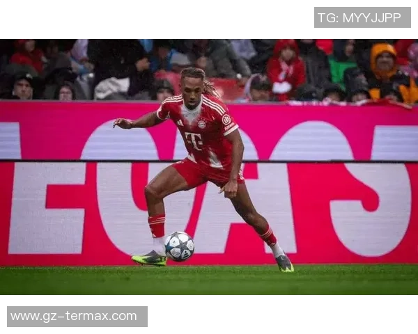 友谊赛精彩对决那不勒斯与拜仁战成平局引发全场热议