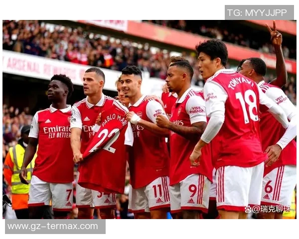 英超焦点战阿森纳逆转巴萨争议判罚引发全场热议